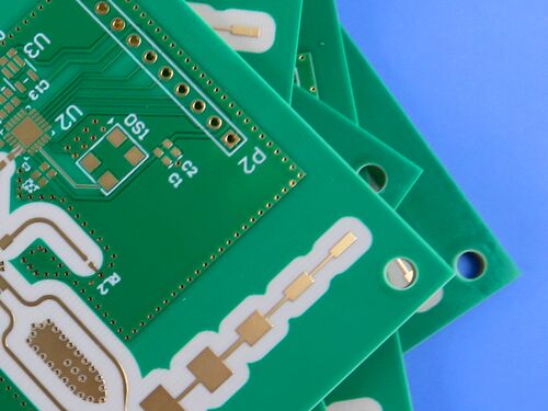 RO4350Bと高Tg FR4素材のハイブリッドPCB 4層ブラインドビア
